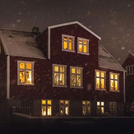 Heima I Stovu Hotel Hvalba Eksteriør billede